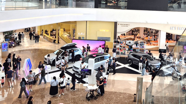 르노코리아는 지난 주말까지 하남 스타필드에서 진행했던 '르노 팝업 스테이지' 행사에서 2026년형 그랑 콜레오스와 세닉 E-Tech 100% 일렉트릭이 체험 고객들로부터 큰 호평을 얻었다고 밝혔다. /사진=르노코리아