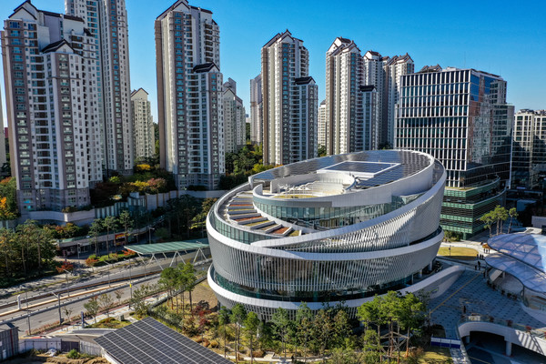 경기도서관 외부 전경. /사진=대보건설