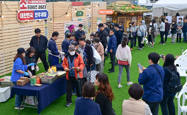 하나로마트 양재점에서 열린 '대한민국이 한우먹는 날' 행사 모습 /사진=농협유통