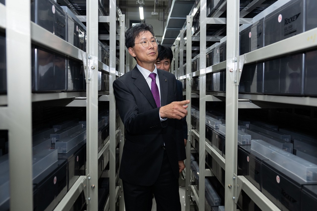 강태영 농협은행장이 지난 30일 경기 의왕 통합IT센터를 찾아 비상대응체계 및 안전시스템을 긴급 점검했다.