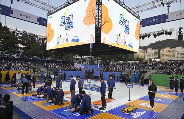 현대자동차 임직원들이 ‘모두의 안전’ 프로그램에 참여하고 있다./사진=현대자동차