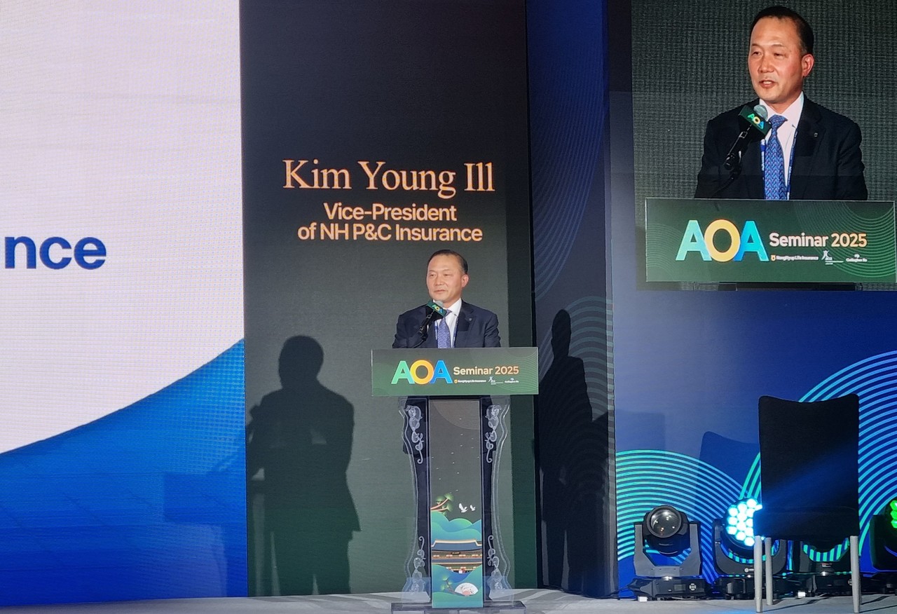 NH농협손해보험(대표이사 송춘수) 김영일 농업보험부사장이 지난 13일 ‘2025 AOA(Asia Oceania Association) 세미나’에 참여해 ‘농협손해보험이 이끄는 대한민국 농업의 회복력과 미래’를 주제로 발표했다고 18일 밝혔다. 김영일 부사장이 발표를 진행하고 있다. / 사진=NH농협손해보험