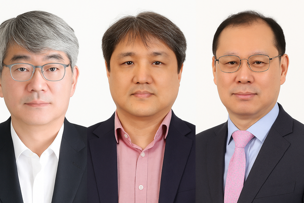 (왼쪽부터)박남용 효성중공업 건설PU장, 배인한 동나이법인장, 배용배 중국 남통법인장 부사장. /사진=효성그룹