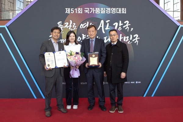 귀뚜라미그룹, 센추리 품질경쟁력우수기업 2년 연속 선정 사진(사진 오른쪽 두 번째 센추리 백현수 대표) /사진=귀뚜라미그룹