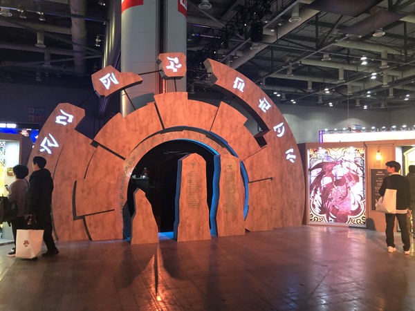 '2025 던파 페스티벌' 10홀의 '창신세기존'에서 던파 세계관의 기원인 '창신세기'와 '12사도'를 아트웍과 조형물로 구현했다. /사진=김현정 기자